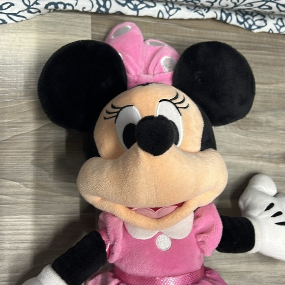 Disney pink dress mini mouse stuffed toy - Picture 5 of 9